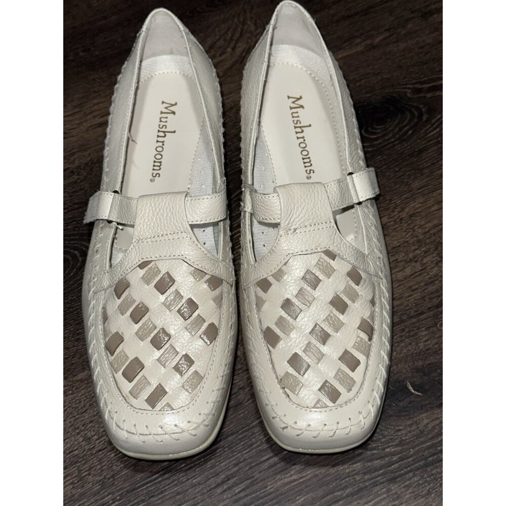 Mushrooms Shoes Womens 10M Beige Braided Woven Leather Loafers